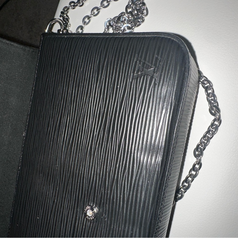 Louis Vuitton Felicie Pochette Bag - Picture 3 of 9